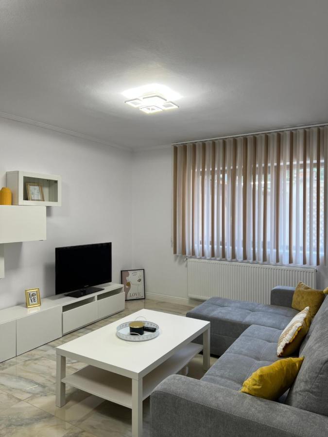 Complex Rezidential Ana Apartment *